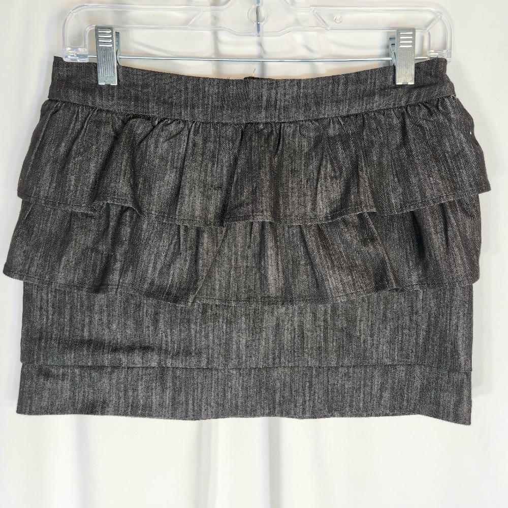 Body Central NWOT Grey Ruffle Tiered Mini Skirt w/ Visible Zipper Size Medium